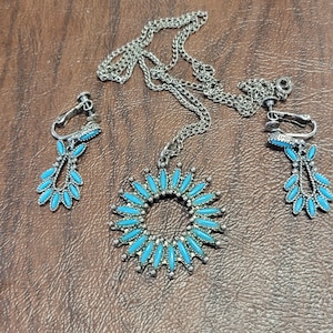Vintage Southwestern Faux Turquoise Necklace and Screwback Earrings, Copy of Zuni Needlepoint Style, Vintage Costume Jewelry Set