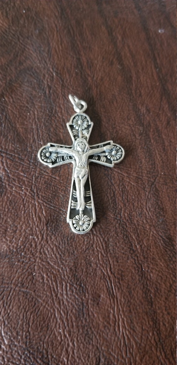 Unique Modern Styled Sterling Silver Crucifix Pend
