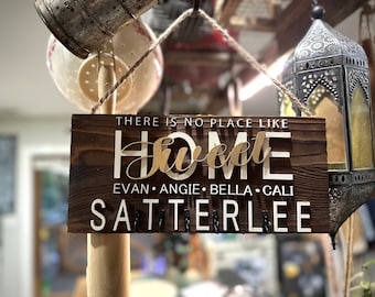 Custom Key Holder, Personalized Family Name Sign, Housewarming Gift