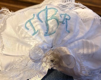 Cappellino da battesimo/matrimonio con monogramma