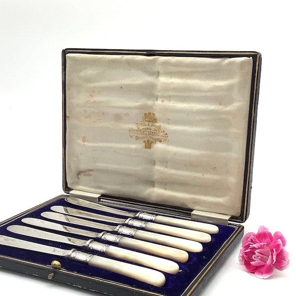 Royal Warrant (Queen Victoria & The Prince of Wales) Set of 6 Silver-plated Butter Knives by Lee + Wigfull Retailed by Reid, Newcastle