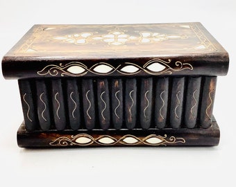 Caja de libros falsos de madera con incrustaciones de nácar y compartimento secreto / Caja vintage "Misteriosa" / Gabinete de libros falsos