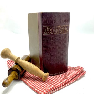 Free Worldwide Shipping! Huge! MRS BEETON&#39;S COOKBOOK 1920/30 English Leather-bound Household Management / Perfect Gift For Vintage Chef!