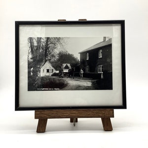 DARMOWA WYSYŁKA NA CAŁY ŚWIAT! Wiktoriańska oprawiona oryginalna czarno-biała fotografia wiejskiego domu w West Sussex, Anglia
