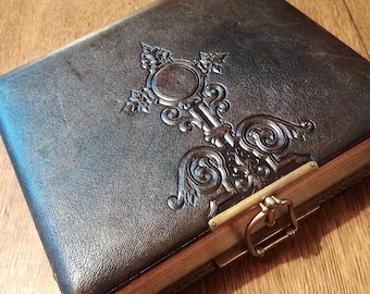 イギリスアンティーク　レザー張り　アルバム　留め具あり イギリスアンティーク レザー張り アルバム 留め具あり
