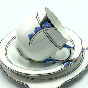 Sublime! C.W.S STAFFORDSHIRE ART DECO Tea Cup Trio / Blue & White Display / English 1930’s Tableware