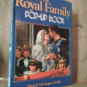 Fabulous ROYAL FAMILY POP-Up Book, Ideal Gift For Collector of British Royalty Memorabilia, Moving Figural Book Of The Queen's Household