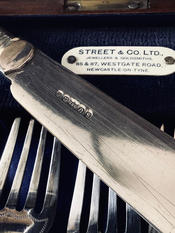 ISRAEL SIGMOND GREENBERG & CO 英国アンティーク EPBM 純銀P シルバー ティーポット バーミンガム イギリス製 Bonhams : An Edwardian pair of silver dwarf candlesticks by Israel