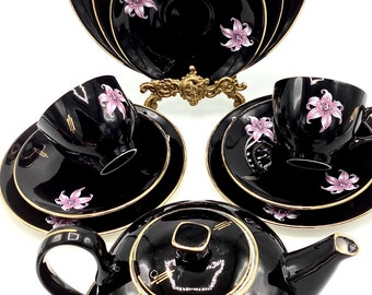 Selezione di ARTICOLI DA TAVOLA PALISSY "ORCHIDEA" in fiori neri e viola-rosa / Retro Royal Worcester / Tea Party pomeridiano di metà secolo