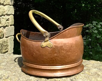 Grote antieke koperen kolenbak uit 1850 met zwaluwstaartnaad / Decor van Downton Abbey / 19e-eeuwse Engelse haardaccessoire / koperen plantenbak