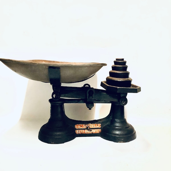 Antique J & J Siddons of West Bromwich English Kitchen Scales with a Set of 5 Cast Iron Weights / Victorian Kitchenalia