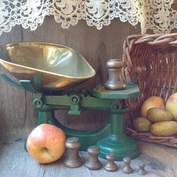 RESERVED for G. Vintage English Grocer's scales // old green grocers scales // shabby chic vintage British weighing scales