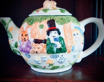 Very Rare Vintage ALICE In WONDERLAND TEAPOT, Lewis Carroll's Figural Fantasy Collector's Item, Perfect Accessory For Mad Hatters Tea Party