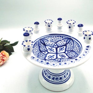 Vintage keramisk piedestal Tazza-kandelaber / För älskare av blått och vitt / Ovanlig fotkomfortstativ + 5 ljusstakar / Gammal sällsynt menorah