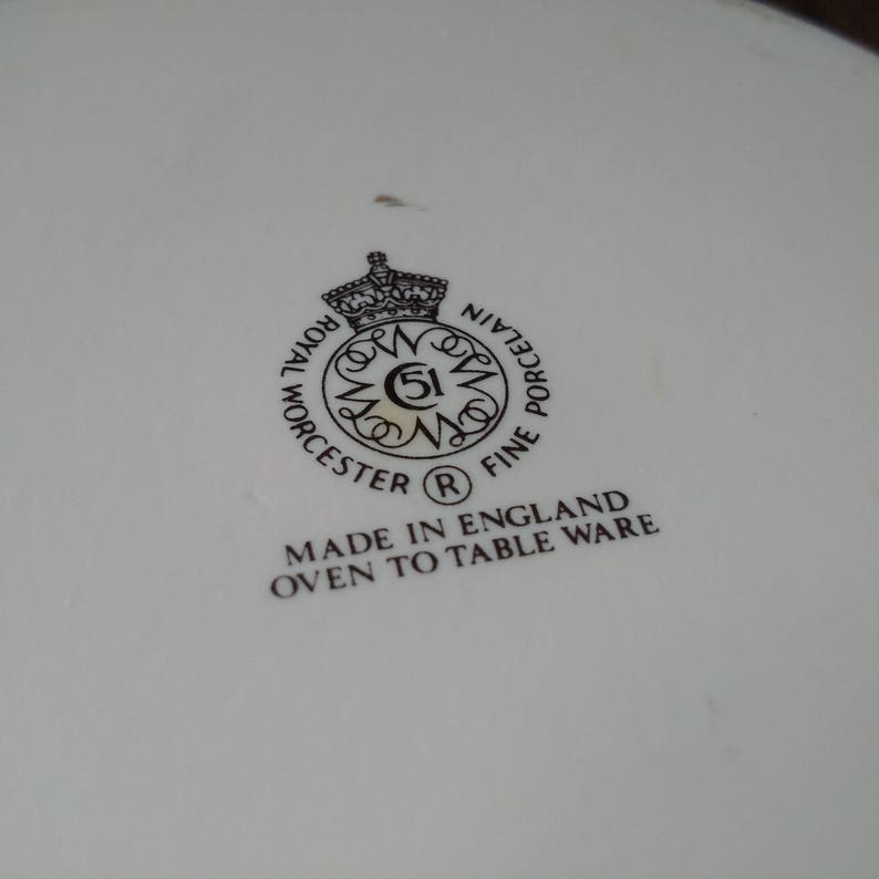 Vintage Royal Worcester /'Evesham Gold/' casserole dish superb English Royal Worcester deep ovenproof dish stunning English kitchenalia