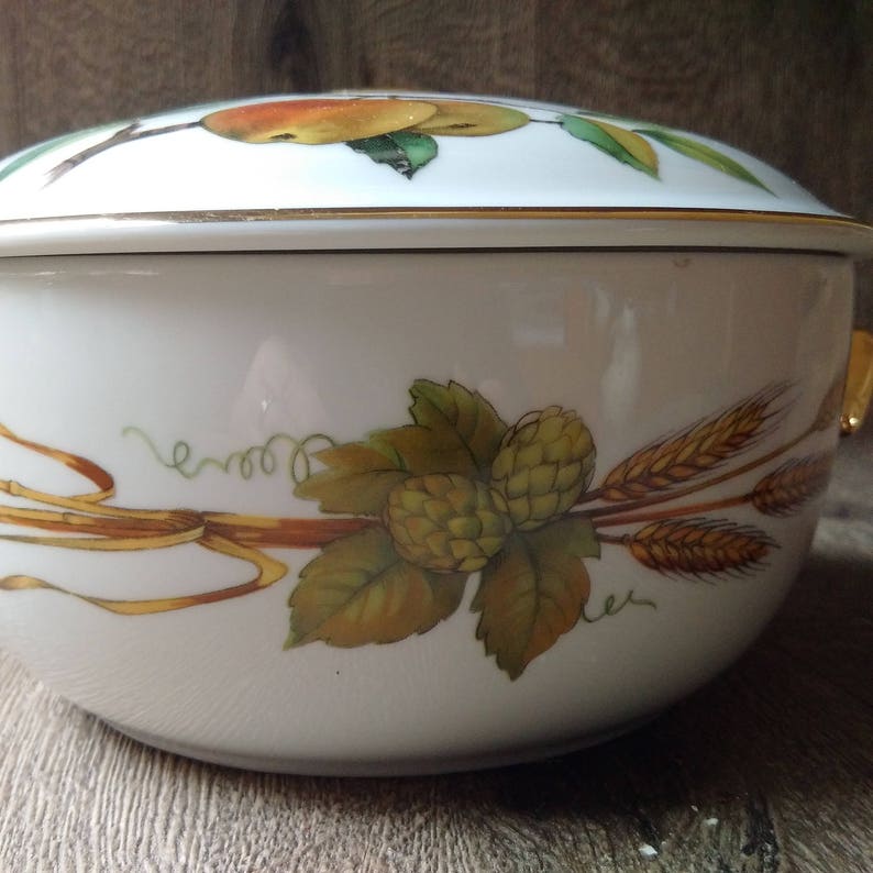Vintage Royal Worcester /'Evesham Gold/' casserole dish superb English Royal Worcester deep ovenproof dish stunning English kitchenalia