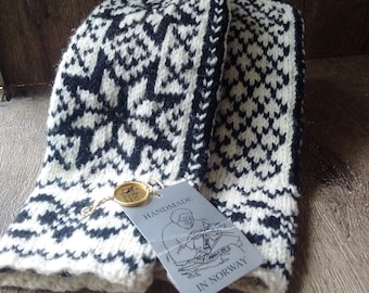 As New! Unworn! Tags! HAND-KNITTED in NORWAY Men's 100% Woollen Mittens, Scandinavian Black & White Winter Accessories, Scandi-chic Fashion