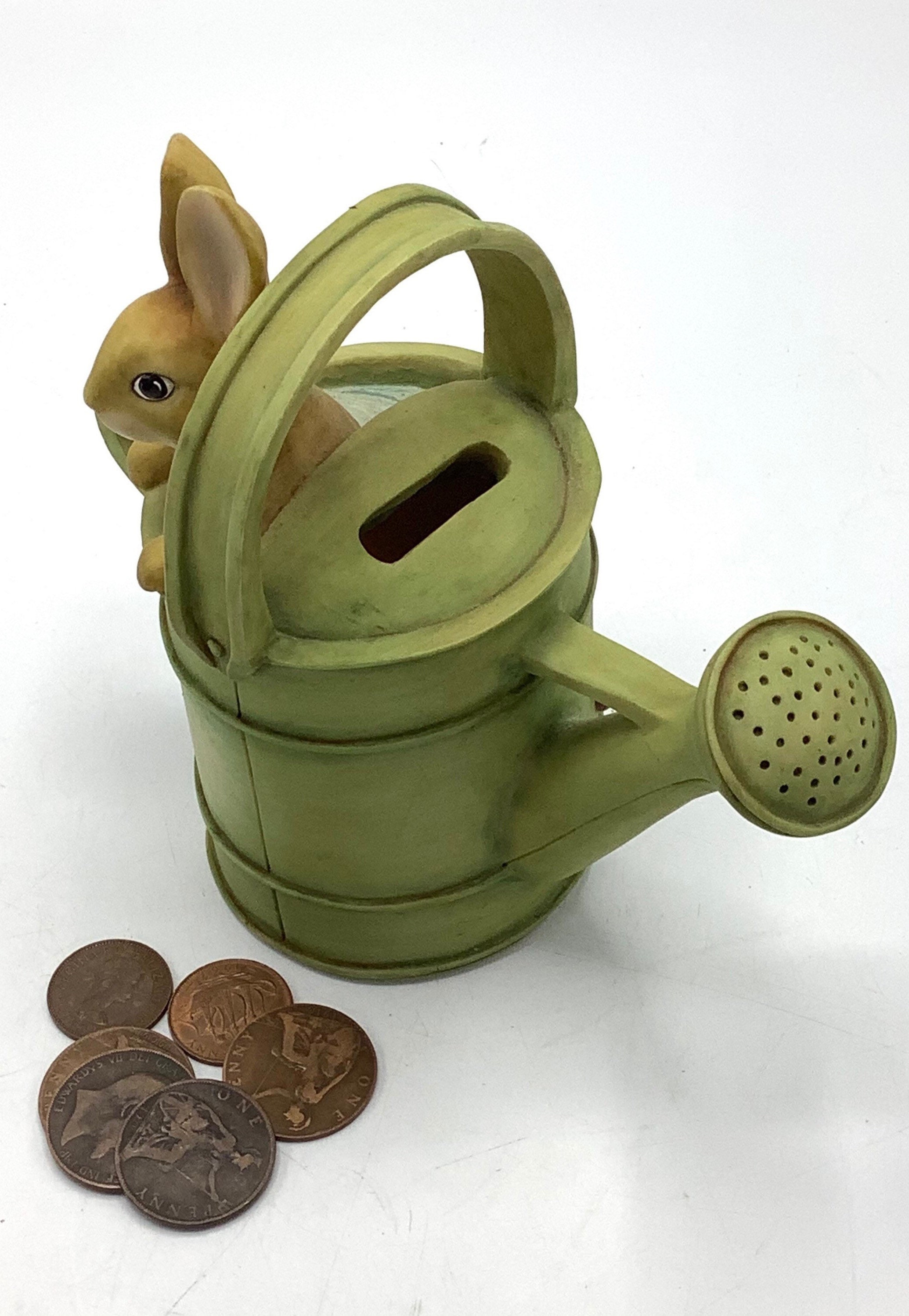 ピーターラビットのじょうろ貯金箱（フレデリック・ウォーン