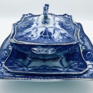 Impressive and Rare English 3-Piece Flow Blue Serving Set by Ford & Son / Staffordshire 19th century Tureen, Platter and Meat Plate image 3