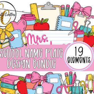 Könnte beinhalten: Ein digitales Design-Bundle mit Elementen zum Thema Schule. Enthält einen rosa Hintergrund mit Illustrationen von Büchern, Bleistiften, Äpfeln, Notizbüchern und dem Text "School Name Plate Design Bundle" und "19 Elements".