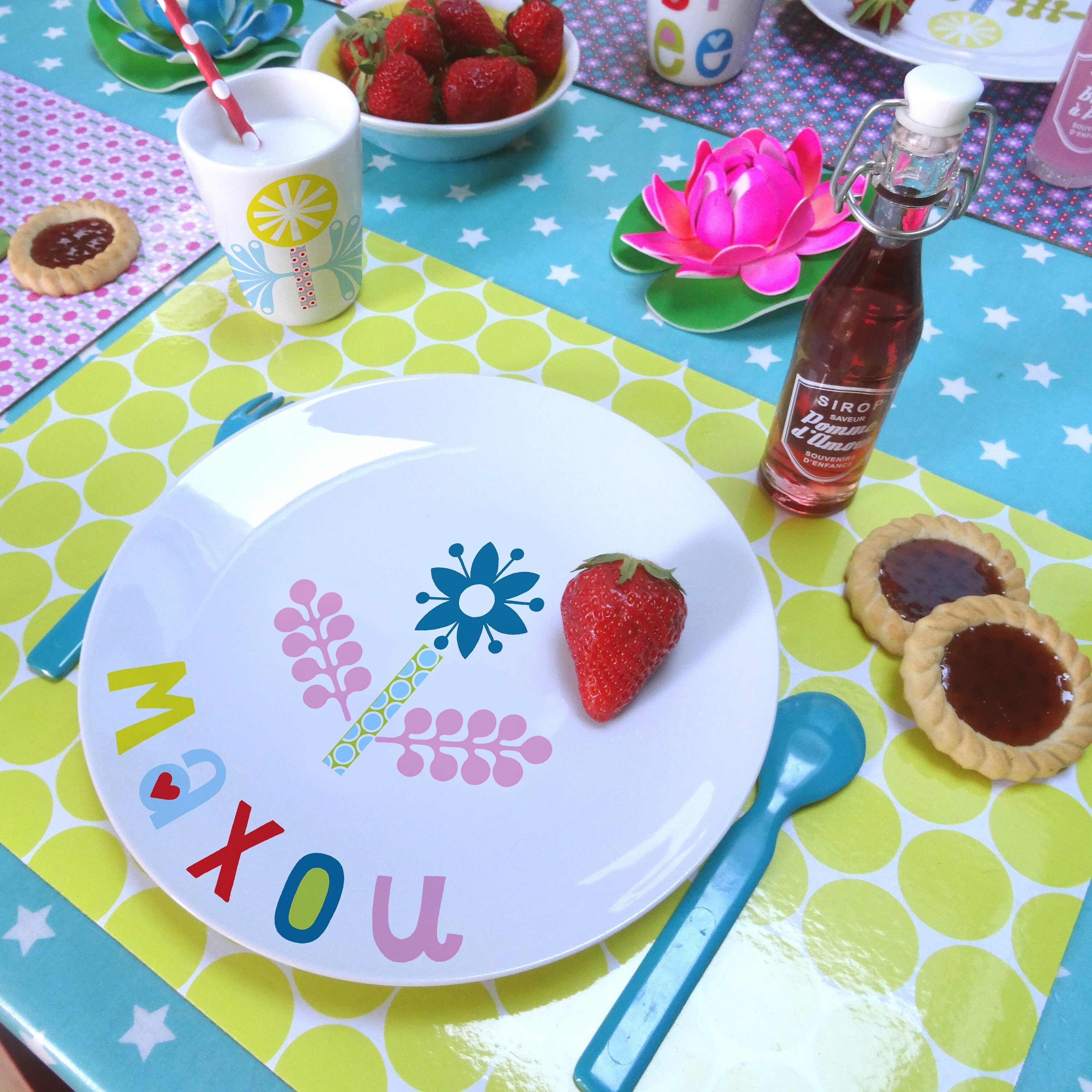 Assiette Plate Personnalisée en Porcelaine Fleur Bleue