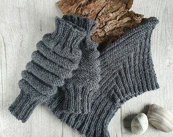 Pixie hat with matching leg warmers, gray knit, wool (Merino), 6-9 months