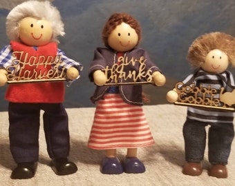 Wooden Thanksgiving Signs for Dollhouses and Dioramas