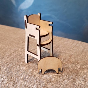 Miniature Highchair for Dollhouse