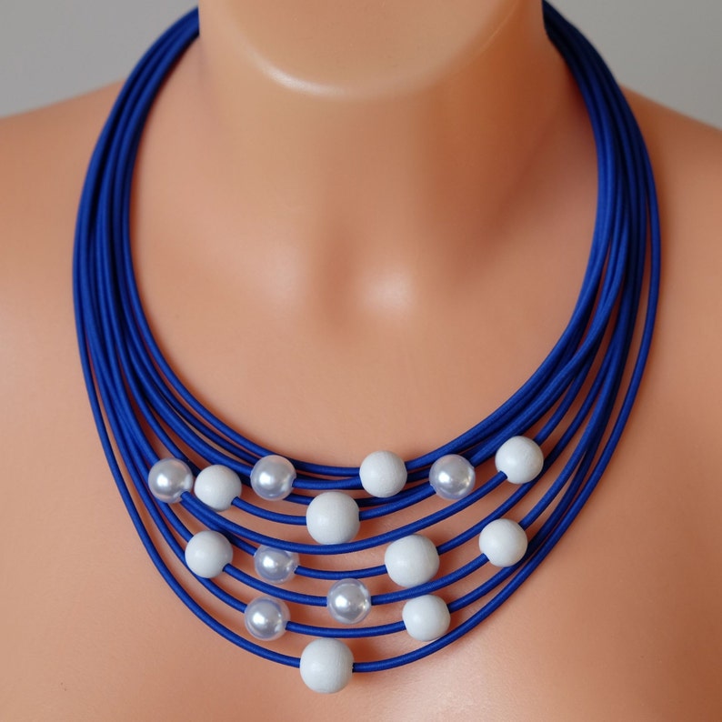 Statement necklace Blue bead necklace Blue jewelry Blue pearl necklace Pearl strand necklace Big pearl necklace White beaded necklace