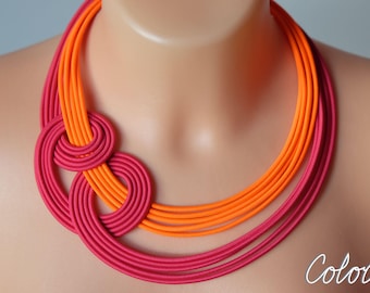 Collana nodo arancio neon e rosa, Collana annodata unica, Collana corda colorata, Collana rosa dichiarazione, Collana alla moda Colorika