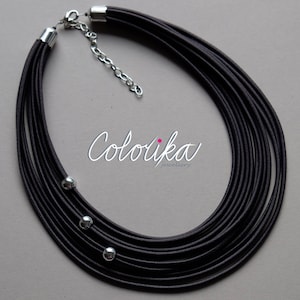 Collier corde plastron, collier Layered, déclaration de collier noir, collier noir avec perles en argent, collier noir élégant, collier style africain