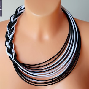 Collier noir et blanc, collier tendance, collier audacieux, collier tressé, collier bohème, collier tribal, collier africain