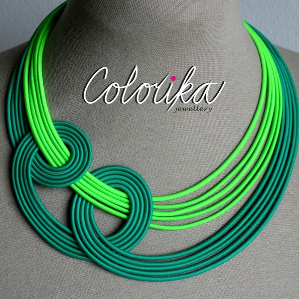 Collier en tissu au néon, collier au néon vert, collier vert noué, collier de corde Statement, collier unique amusant, collier coloré Chunky