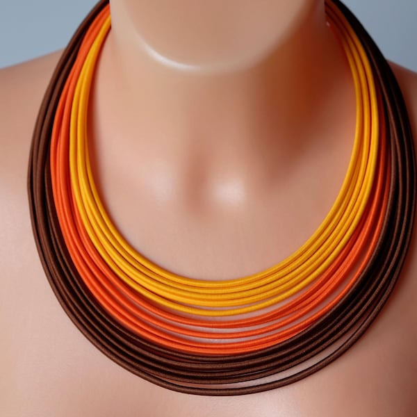 Collier, collier de couleur de l’automne, collier Orange, audacieux collier coloré, collier multirang, collier en tissu Colorika