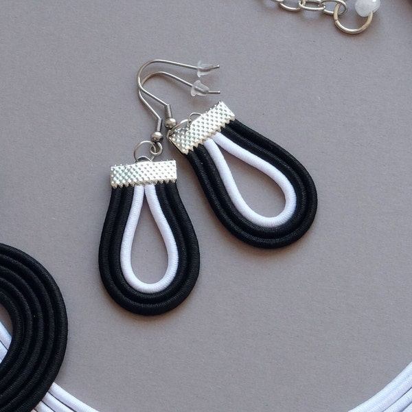 Knotted black and white necklace, Fashion strand necklace,Black white necklace and earrings,Black cords jewelry set, Knotted black necklace