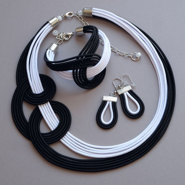 Collier de best-seller, collier noir et blanc noué, ensemble de bijoux de brin, collier blanc noir, bracelet noir de cordons, collier coloré audacieux