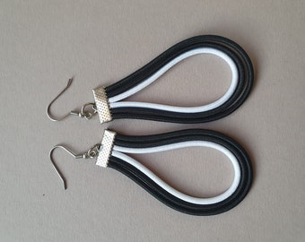 Knotted Black and White Cord Necklace: Fashion Jewelry Set
