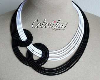 Collier noir et blanc noué, collier de brin de mode, collier blanc noir, collier noir de cordes, collier coloré audacieux, collier noué