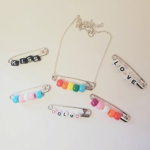 Gargantilla con imperdible de moda alternativa