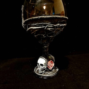 Decorativo gotico Gin Glass con teschi e rose, Day Of The Dead Drinkware,