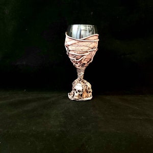 Bicchiere da vino gotico pastello decorativo rosa con teschi, bicchieri per il giorno dei morti