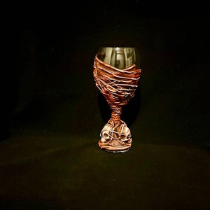 Bicchiere da vino gotico pastello decorativo rosso con teschi, bicchieri per il giorno dei morti