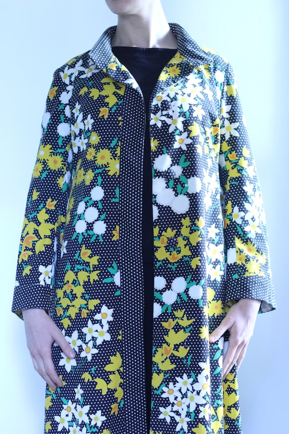 1960s floral and polkadot housecoat
