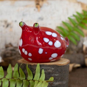glass slug figurine, garden figurine, garden art, whimsical garden decor, gift for garden lover, gift for gardener, gift for plant lover
