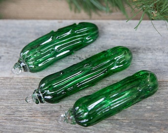 glass pickle ornament, pickle ornament for Christmas tree, gift for pickle lover, German Christmas pickle