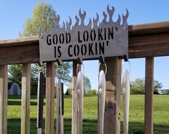 Portautensili per barbecue personalizzato - Regali personalizzati - Cartello per griglia in metallo - Portautensili - Carrello - Ganci - Barbecue