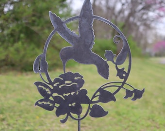 Ships in 2 Days | Metal Hummingbird and Flower Garden Stake - Steel Gardening Decor - Bird Yard Art Marker - Metal Lawn Decor - Garden Art