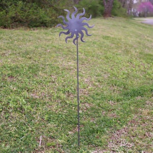 Ships in 2 Days | Metal Sun Garden Stake - Steel Gardening Decor -  Spring Decor - Summer Decor - Sun Art - Garden Stakes - Metal Garden Art