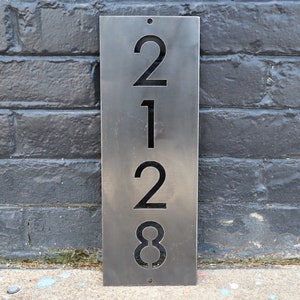 Hausadresse aus Metall Vertikale Hausadresse Individuelle Hausnummern Modernes Adressschild Hausnummer Schild Galvanisierte Metallzahlen Bild 2