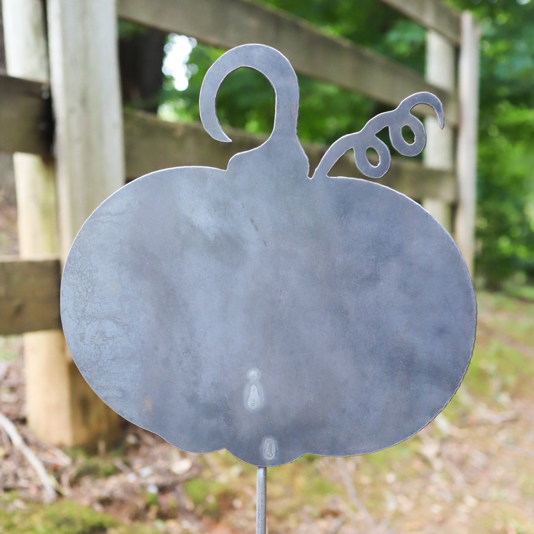Metal Pumpkin Garden Stake - Halloween Steel Lawn Decor - Fall Yard Art ...